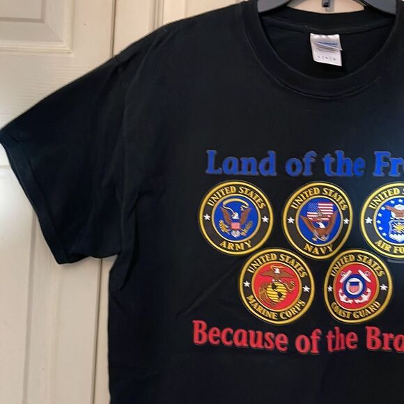 US Military Land of the Free Because of the Brave Gildan Mens Tee Size Large - Picture 9 of 16